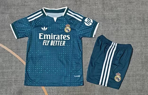 Real Madrid Kids Away 2026/27